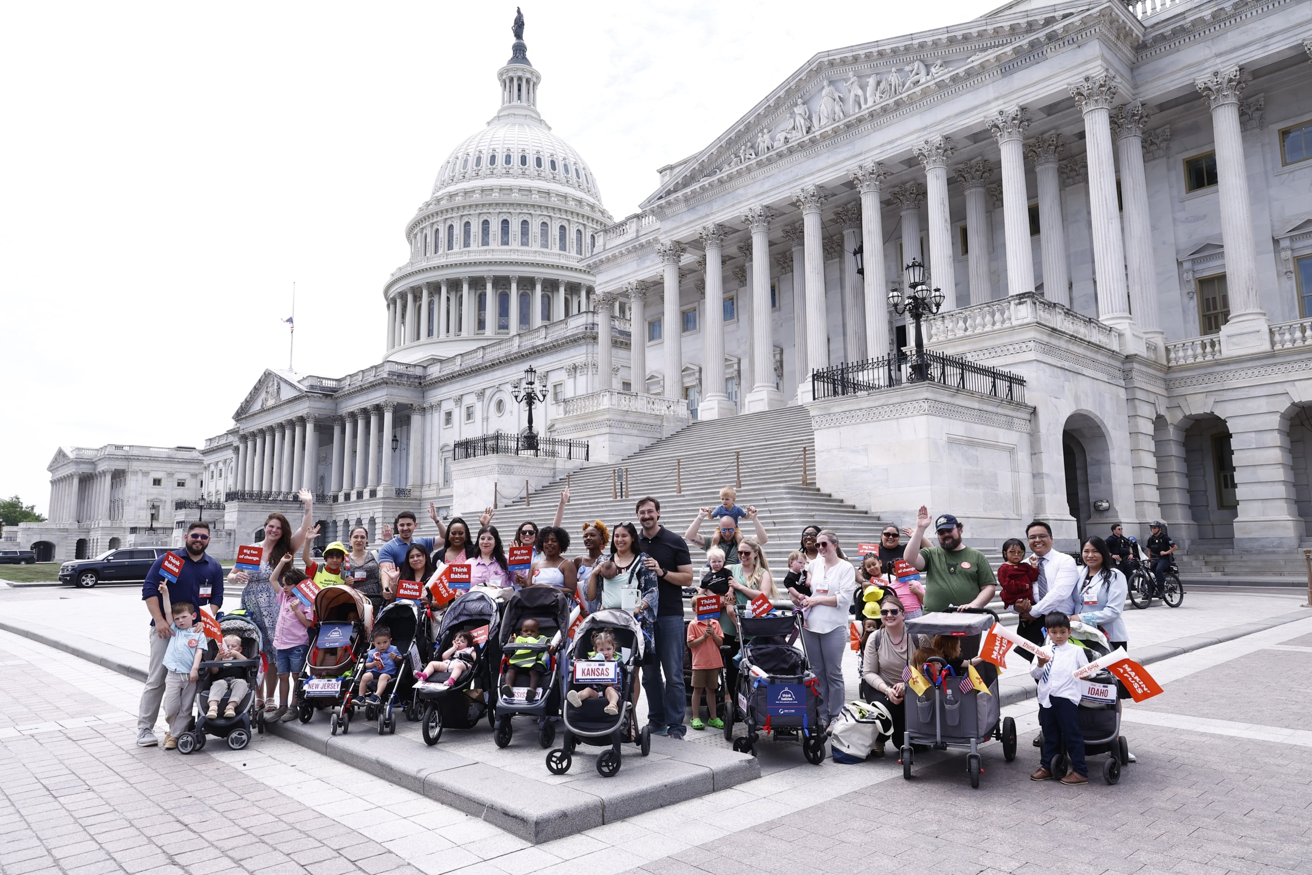 Strolling Thunder 2024 families in front of the Capitol building.